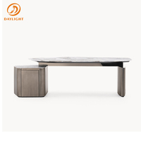 Bureau de direction moderne de luxe avec plateau en pierre ultra-fin et base/commode en métal asymétrique – Table de bureau à domicile haut de gamme