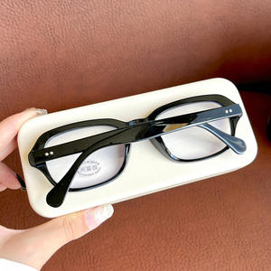 Lunettes anti-lumière bleue Qianai Small Square, monture PC, monture intégrale avec design riveté, pour femmes, lunettes de mode. - Product Image 5