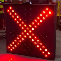 Feu de signalisation routière LED à haute luminosité 600 mm, croix rouge et flèche verte, pour la sécurité routière et le contrôle des voies, vente en gros