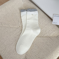 Chaussettes pour femmes de style coréen vintage d'automne de haute qualité en gros pour un usage quotidien