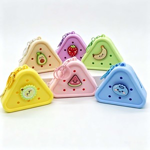 Porte-clés DIY en silicone avec trou, mini porte-monnaie nuage triangulaire, étui portable pour écouteurs, breloque de sac pour enfants et filles, cadeau d'anniversaire - Product Image 1