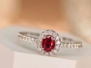 Anillo de Oro de 18K Xinfly con Gema de Rubí Color Sangre de Pichón de 0.50ct y Diamante de 0.25ct GRC - Product Image 3