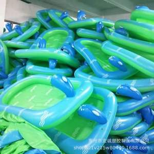 Piscine gonflable en PVC 170x110cm, design dauphin, équipement de jeux d'extérieur pour enfants, pour la baignade et la baignade à la main. - Product Image 1