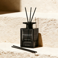 Diffuseur de parfum sans flamme en verre carré de 150 ml avec bâtonnets, personnalisable OEM/ODM, avec impression d'écran et bouchon pulvérisateur