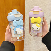 Bouteille d'eau pour enfants Tasse à café en plastique de haute qualité avec infuseur Paille Poignée portable Capacité de 600ml pour les voyages