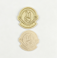 Parches de TPU con Logotipo en Relieve 3D Personalizados, Ecológicos, para Etiquetas de Ropa, Accesorios de Prendas Cosidos, Venta al Por Mayor, OEM, MOQ Bajo