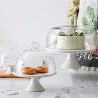Socle de table de gâteau de tasse en céramique blanche de luxe moderne en gros pour l'affichage événement de décoration de mariage de partie