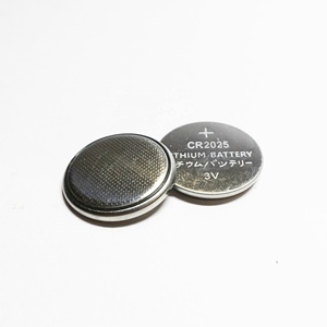 Batería de Botón de Litio de Alta Calidad CR2025 de 3V para Control Remoto, Relojes Polar y Juguetes - Product Image 3