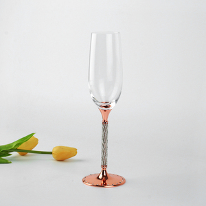 Verre à Champagne, support rond <span class=keywords><strong>en</strong></span> métal scintillant, <span class=keywords><strong>verres</strong></span> à vin avec noms personnalisés, <span class=keywords><strong>Service</strong></span> <span class=keywords><strong>de</strong></span> gravure pour fête, nouveau Design - Product Image 1