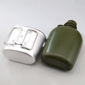 Muestra gratuita de equipo de camping para exteriores, botella de agua estadounidense con funda, kit de cantimplora de 3 piezas con funda, taza de acero inoxidable - Product Image 2