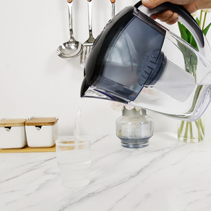 Carafe filtrante manuelle 2,4 L avec filtre à charbon actif 4 étapes pour eau alcaline minérale, idéale pour la maison, la cuisine, l'extérieur et la voiture - Product Image 3
