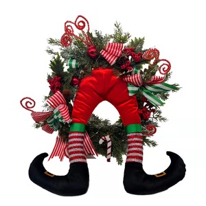 Guirnalda navideña colgante con decoración de patas de elfo rojas para puerta, decoración festiva - Product Image 5