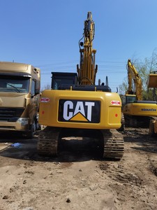 Excavadora hidráulica de cadenas Caterpillar CAT 320D2 usada con mínimas marcas de desgaste, calidad superior, precio razonable, en venta. - Product Image 6