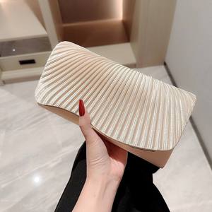 Sac à bandoulière brillant pour femme, élégant sac de soirée pour dames, sacs de créateur pour femmes, sac fourre-tout décontracté pour l'extérieur - Product Image 1