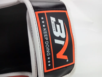 Fabricant de protège-tibias BN, protège-tibias MMA, protège-tibias de boxe personnalisés, protège-tibias de taekwondo, protection d'entraînement, protège-tibias de Muay Thai