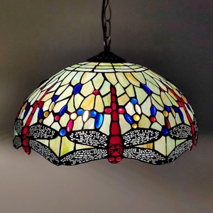 Lámpara de Techo Estilo Tiffany LongHuiJing de 16 Pulgadas de Ancho, Lámpara de Vidrio con Diseño de Libélula Roja, Hecha a Mano, Decoración Vintage - Product Image 1