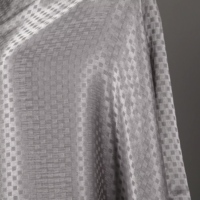 Tissu Hijab pour Enfants en Polyester Léger et Respirant, Jacquard à Rayures et Carreaux, Faible MOQ, Idéal pour Usage Quotidien Décontracté et Voyage