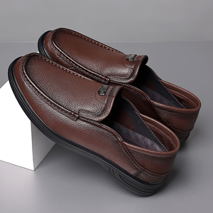 Nouvelle collection printemps, chaussures en peau de mouton pour hommes, chaussures décontractées à enfiler, chaussures en cuir véritable pour hommes d'âge moyen, mocassins à semelle souple - Product Image 6