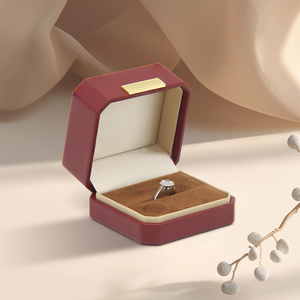 Luxury Round Leather Jewelry <b>Box</b> with an Angled Design, Ideal for Displaying Necklaces, Earrings, Bracelets, Pendants, and <b>Rings</b> - Product Image 3
