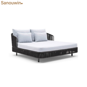 Elegante lettino matrimoniale con comodo <span class=keywords><strong>tavolino</strong></span> in lega di alluminio per giardino esterno <span class=keywords><strong>spiaggia</strong></span> o piscina - Product Image 4