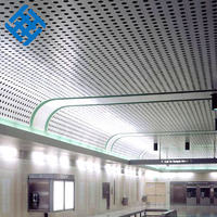 Panneaux de plafond en treillis métallique perforé avec grilles Maille métallique décorative pour décoration de plafond