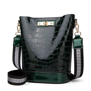 <span class=keywords><strong>Sac</strong></span> à bandoulière personnalisé pour filles, motif de pierres brillantes, dernier design, <span class=keywords><strong>sac</strong></span> à bandoulière quotidien, <span class=keywords><strong>sac</strong></span> à bandoulière carré en <span class=keywords><strong>cuir</strong></span> pour femmes - Product Image 2