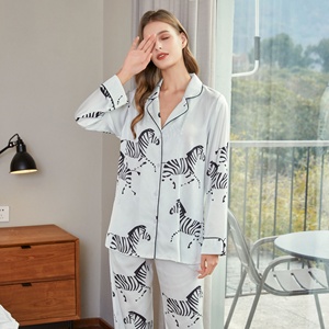 Vêtements de nuit pour femmes Cardigan d'été mignon <span class=keywords><strong>Ensemble</strong></span> de pyjama deux pièces Vente en gros <span class=keywords><strong>Ensemble</strong></span> de pyjama en satin pour femmes - Product Image 6