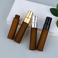 SUMEEAR Flacon pulvérisateur de parfum en verre ambré givré de 5 ml, mini flacons d'échantillons de parfum vides, flacons rechargeables, atomiseur, logo personnalisé