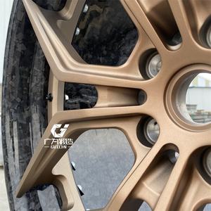Venta caliente de fábrica, ruedas forjadas de fibra de carbono de bronce de 2 piezas para <span class=keywords><strong>Ferrari</strong></span> F8 <span class=keywords><strong>F12</strong></span> mercedes-benz C63 E63 M3 M4 Porsche 911 llanta - Product Image 2