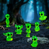 Figurines miniatures d'aliens de Pâques à dissimuler, qui brillent dans le noir, figurines artisanales en résine pour les fêtes spatiales, remplisseurs de sacs cadeaux