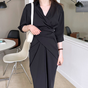 Robe <span class=keywords><strong>Femme</strong></span> Chic Coréenne Minimaliste à Col Revers Croisé, Design Élégant pour le Travail, Coupe Slim, Taille Haute, Manches Mi-Longues, Collection Automne 2026 – Vente en Gros - Product Image 1