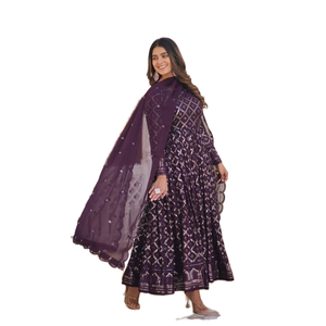 เสื้อผ้าและอุปกรณ์เสริมของชาวมุสลิมแบบดั้งเดิมดีไซเนอร์-ชุดปักเลื่อมและ dupatta - Product Image 1