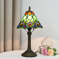Lampe de nuit en verre teinté de style européen, cadeau créatif, abat-jour en plumes de paon, lampe de table rétro romantique et chaleureuse pour chevet