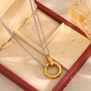 Colar Feminino de Aço Inoxidável Moderno com Pingente, Estilo Hip-hop, Corrente Dupla e Anel Redondo com Cores Combinando - Product Image 4
