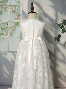 Abito <span class=keywords><strong>da</strong></span> Principessa Bianco in Pizzo per Bambine con Cuffietta, Vestito Formale per Cerimonie, Personalizzabile, Vendita all'Ingrosso - Product Image 4