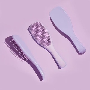 Cepillo Desenredante de Masaje con Cojín de Aire Ecológico y Suave, Portátil para el Hogar, para Peinar Cabello Largo, con Mango de Plástico y Gran Curvatura - Product Image 1