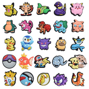 Zapatos de lujo decoración personalizada encanto dibujos animados Poke <span class=keywords><strong>Pika</strong></span> Bulbasaur Psyduck Charmander Gengar encantos DIY accesorios diseñador - Product Image 1