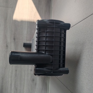 볼보 냉각 라디에이터 물 탱크 냉각기에 대한 공장 Ec200d/210d 가격 굴삭기 예비 부품 17424334