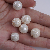 Perles de perles rondes sculptées à la main de 13mm et 14mm en gros-écaille de tortue et fleur de lotus sans trou pour la fabrication de bijoux