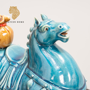รูปปั้นม้าเซรามิกหลากสีสไตล์วินเทจ - ของตกแต่งเสริมฮวงจุ้ยเรียกทรัพย์สำหรับบ้านและสำนักงาน เหมาะสำหรับตกแต่ง ของขวัญงานแต่งงาน - Product Image 3