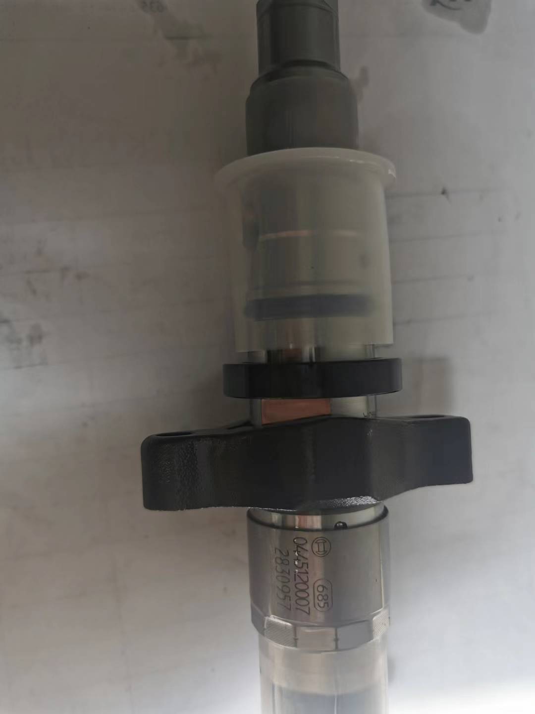diesel fuel injector 0445120028 504055805 injector for Iveco Truck/Bus common rail injector  0445120028 504055805 F00RJ01052
