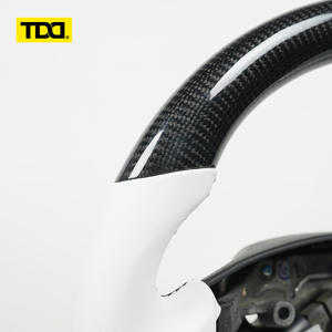 พวงมาลัยคาร์บอนไฟเบอร์ TDD สำหรับมิตซูบิชิ - Product Image 2