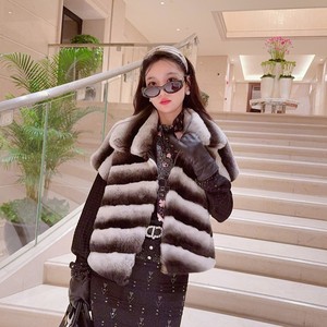 <span class=keywords><strong>Gilet</strong></span> <span class=keywords><strong>femme</strong></span> moelleux <span class=keywords><strong>Gilet</strong></span> <span class=keywords><strong>sans</strong></span> manches en fourrure finement texturée <span class=keywords><strong>Gilet</strong></span> rayé en fourrure de <span class=keywords><strong>lapin</strong></span> véritable - Product Image 5