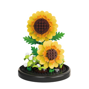 ตัวต่อดอกไม้ ของเล่นบล็อกไมโครพลาสติกแบบใหม่ ชุดประกอบดอกไม้ DIY ดอกทานตะวัน กุหลาบ ของเล่นเด็ก - Product Image 1