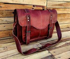 Sac Messager XL en Cuir Véritable Vintage Personnalisé pour Ordinateur Portable – Style Bohème Classique, Sac d'Affaires Tendance et Durable pour Hommes – Vente en Gros - Product Image 1