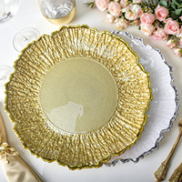 Assiettes de présentation de luxe en verre opale à bord doré irrégulier et motif soleil, idéales pour les mariages - Vente en gros