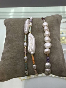 Bracelet extensible élégant en pierres naturelles avec perle baroque d'eau douce naturelle pour femmes, bijoux hypoallergéniques - Product Image 2