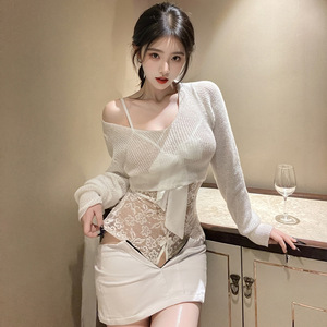 Lingerie sexy en dentelle ajourée, body sculptant en satin pour femme, entrejambe ouvert, effet gainant léger, costume de jeu de rôle - Product Image 1