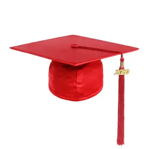 빨간 아이 졸업 모자