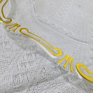 Plato <span class=keywords><strong>de</strong></span> Plástico Transparente <span class=keywords><strong>de</strong></span> 13 Pulgadas <span class=keywords><strong>con</strong></span> Borde Dorado y Diseño Floral, Reutilizable para Bodas, Cenas y Fiestas - Product Image 3